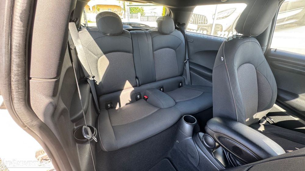 MINI 3 Portas Cooper D - 17