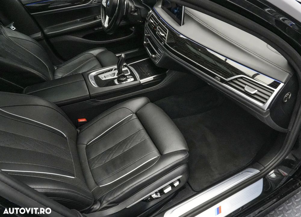 BMW Seria 7 750i xDrive - 13