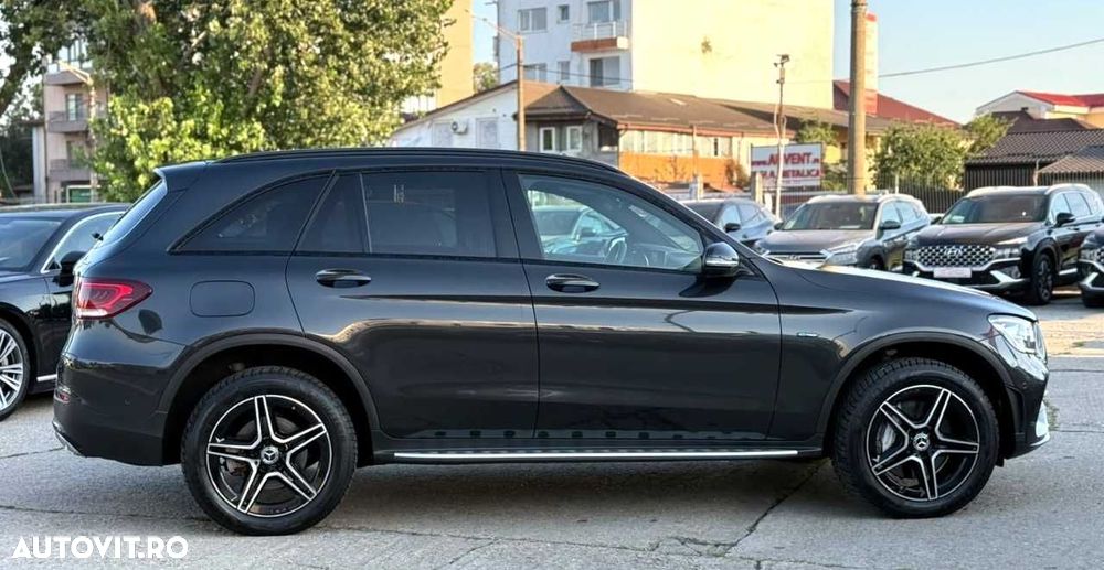 Mercedes-Benz GLC - 12