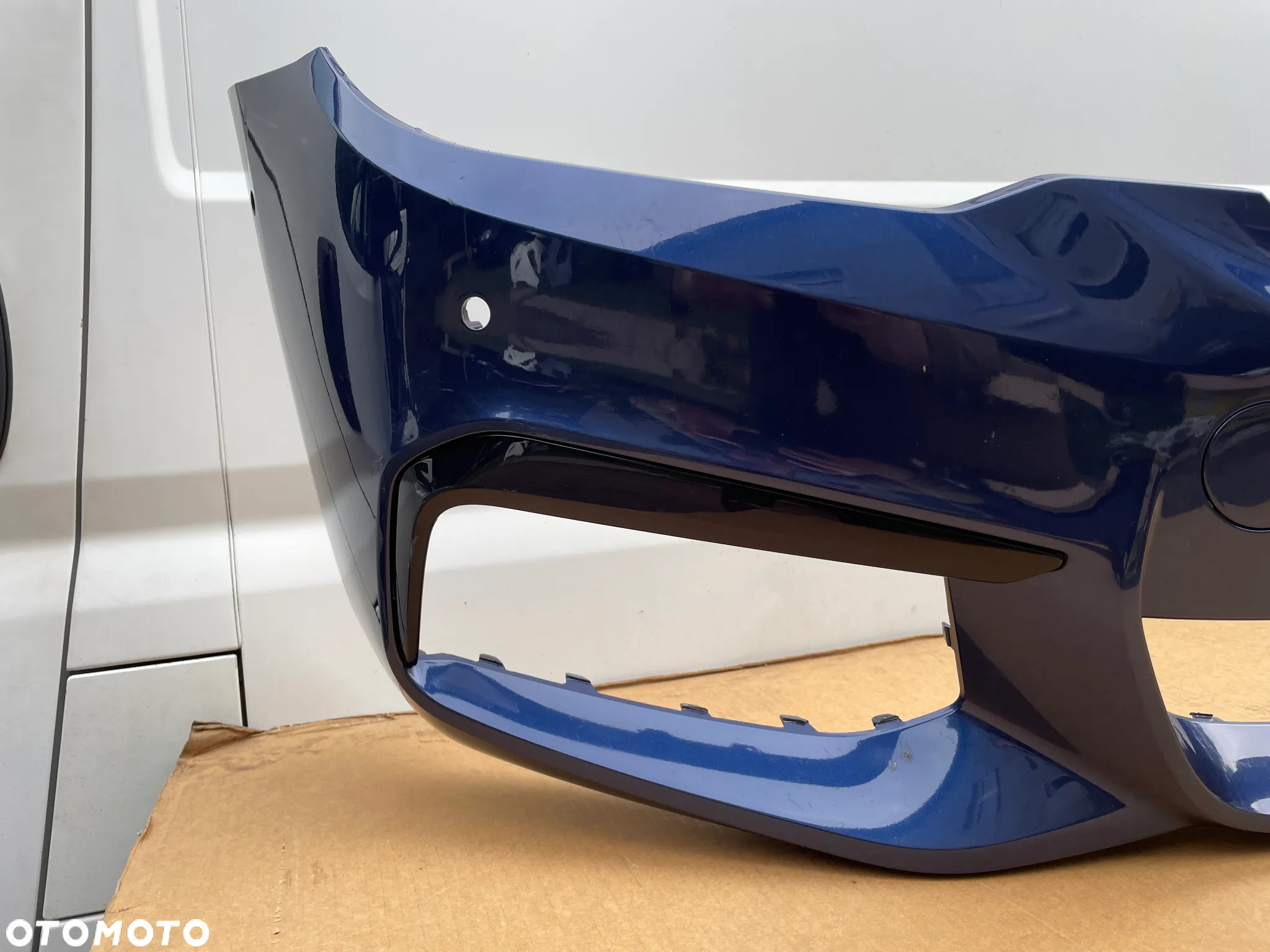 BMW 5 G30 G31 M PAKIET NIEBIESKI ORYGINALNY ZDERZAK PRZEDNI KRATKA POD KAMERĘ 8064928 - 6