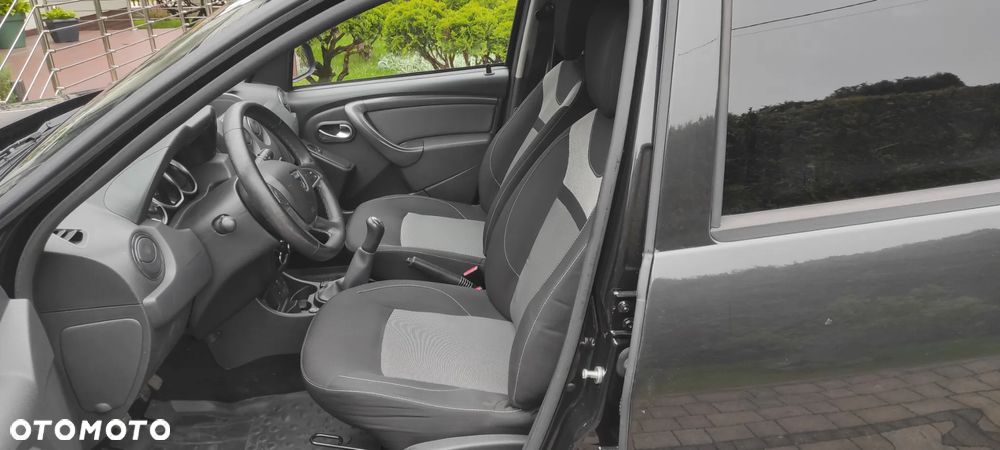 Dacia Duster 1.6 SCe Blackshadow S&S - 7