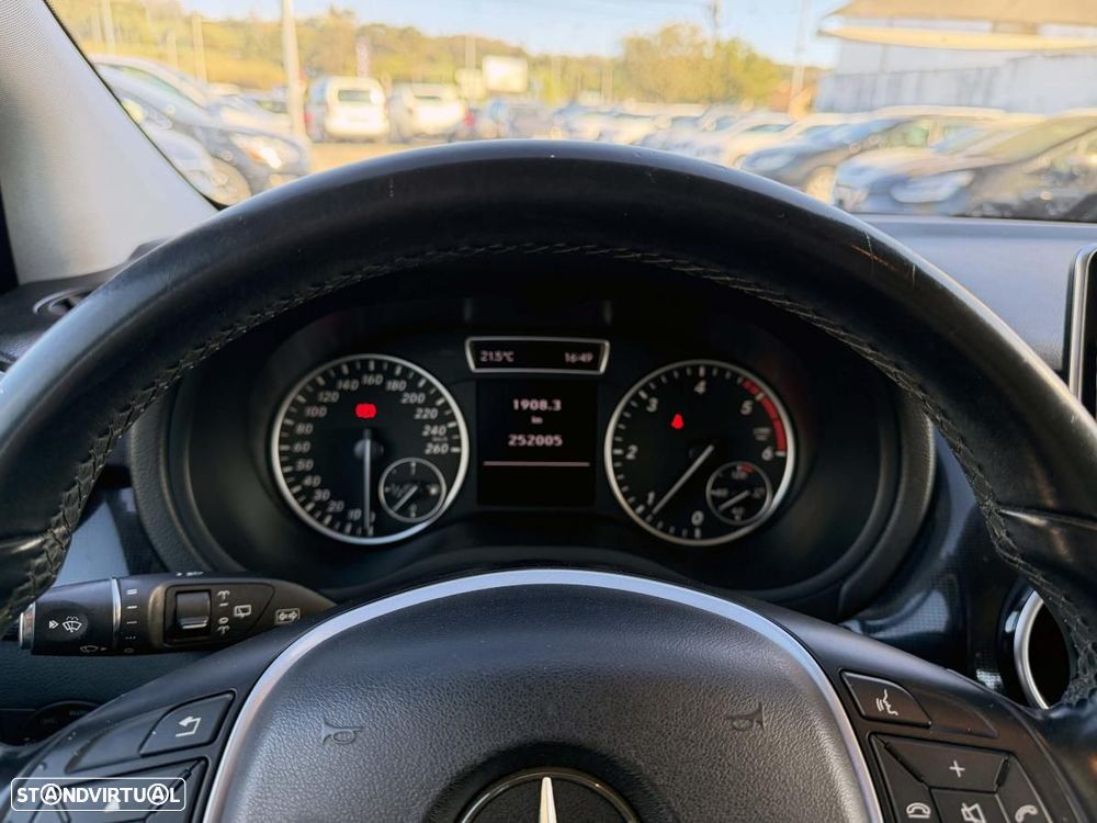 Mercedes-Benz B 180 d Style - 33