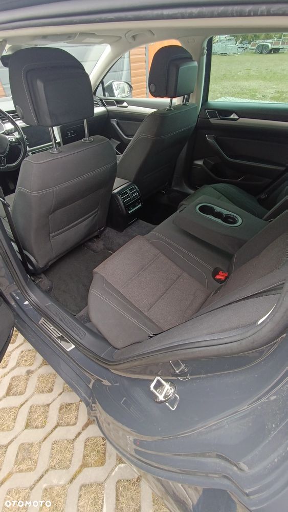 Volkswagen Passat - 9