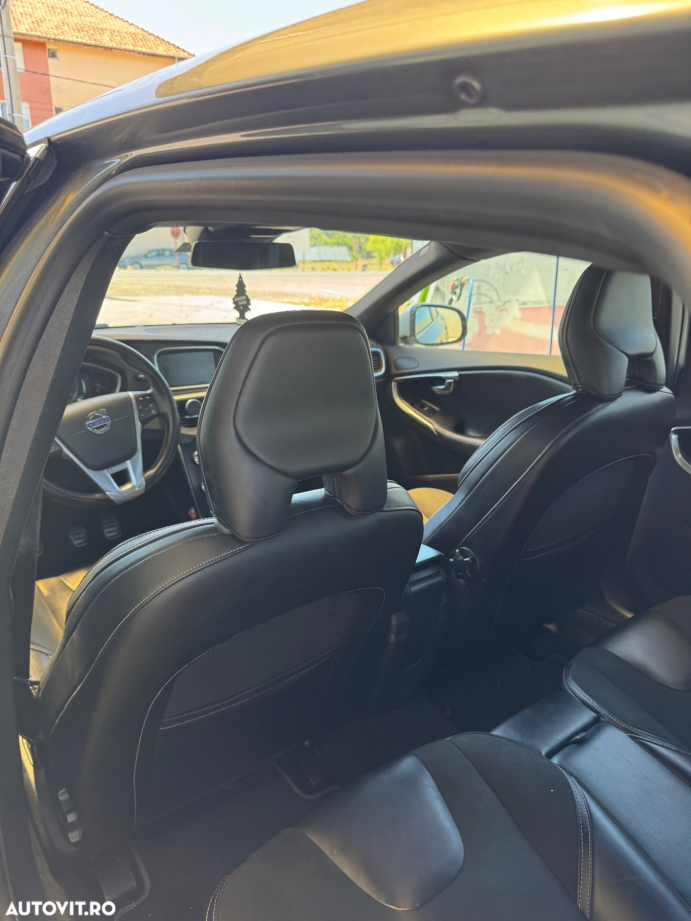 Volvo V40 D4 VEA R-Design - 22