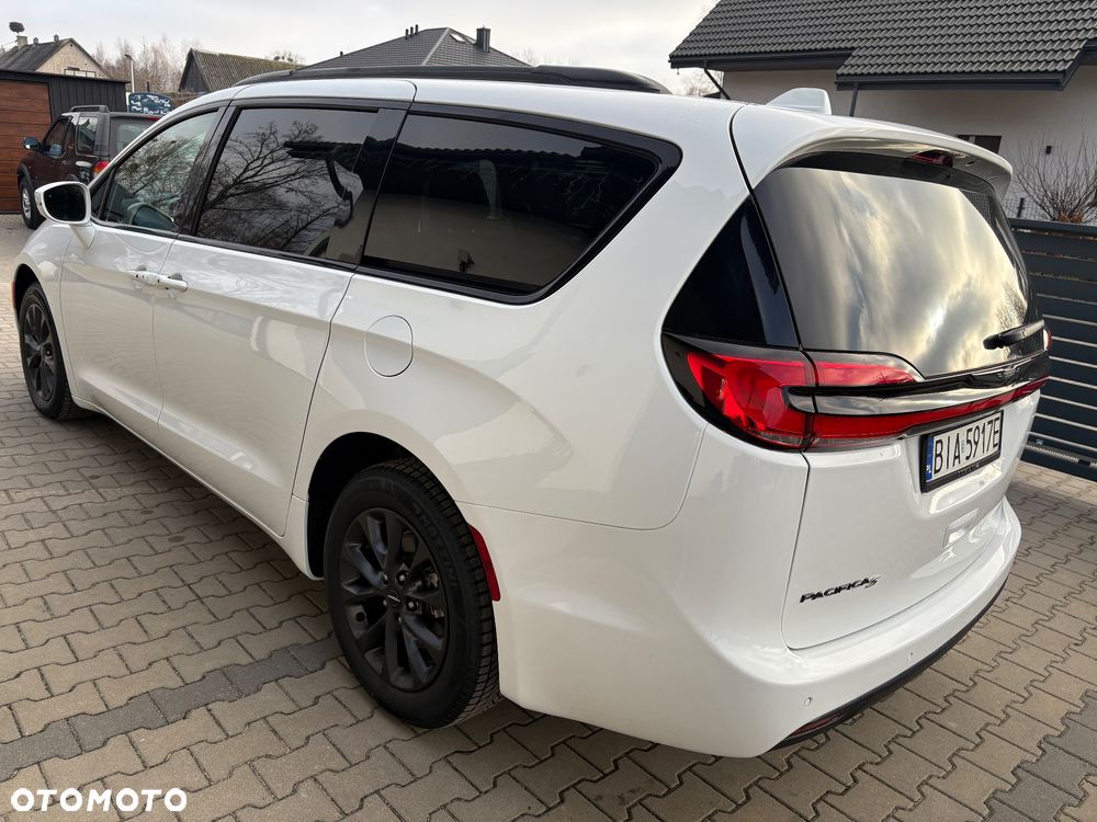 Chrysler Pacifica - 7