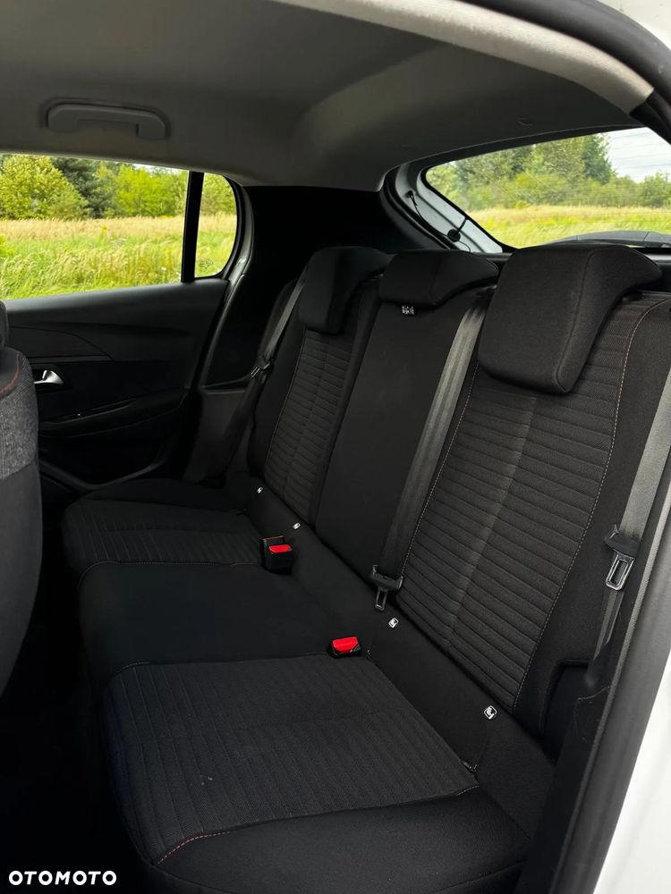 Peugeot 208 PureTech 75 Allure - 26