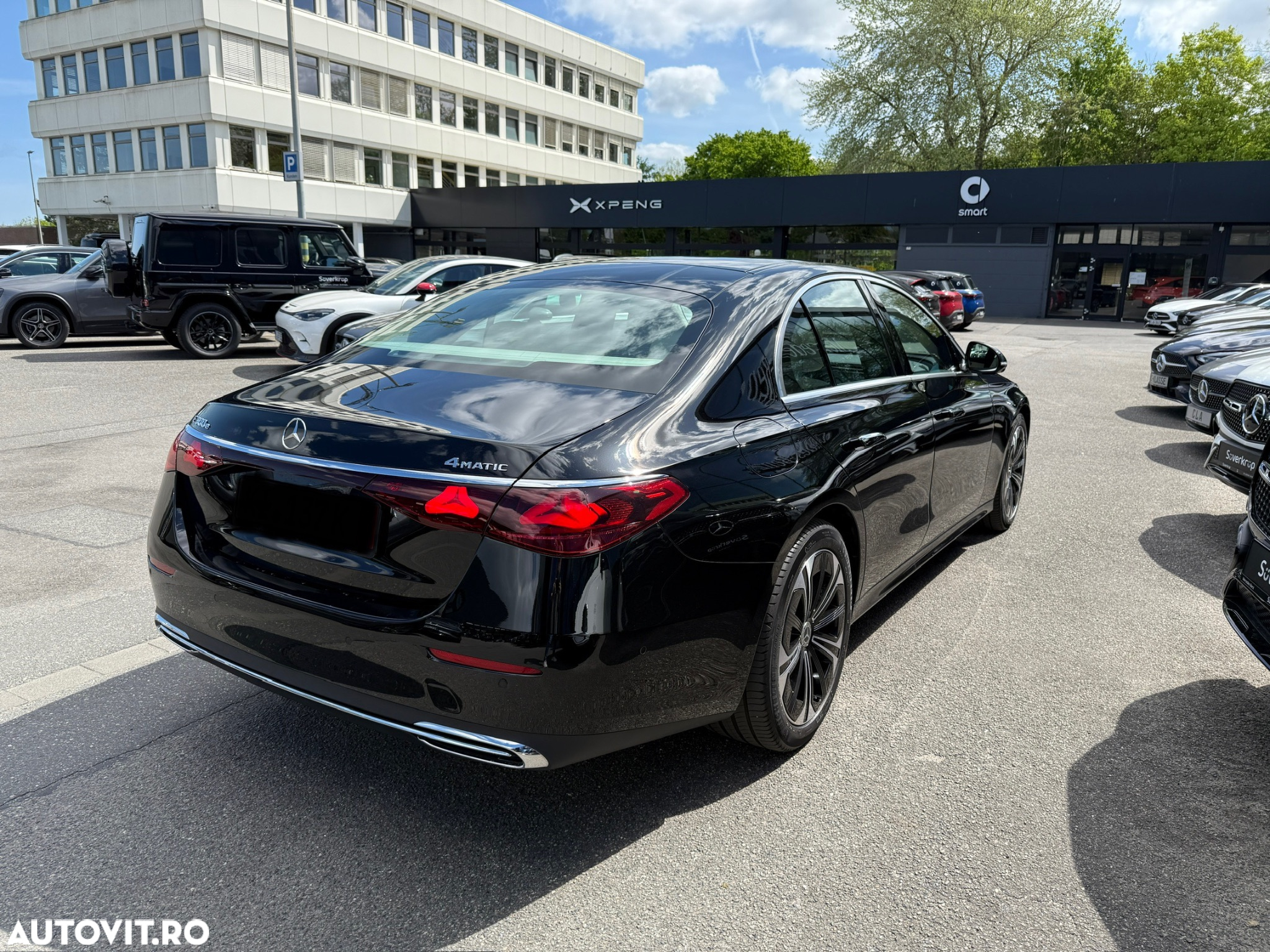 Mercedes-Benz E 300e 4Matic 9G-TRONIC - 4