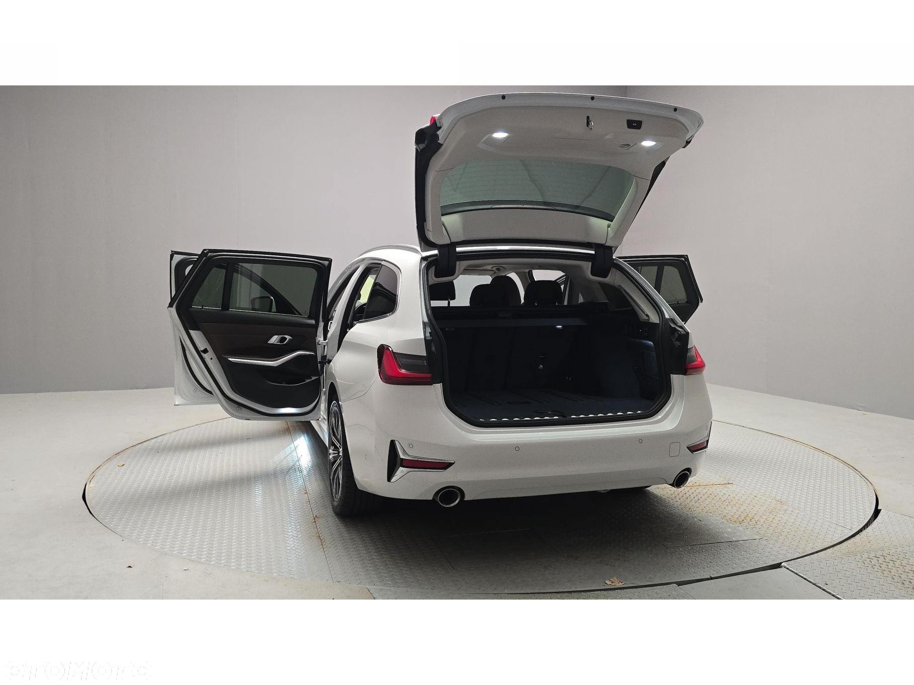 BMW Seria 3 320d xDrive Luxury Line - 9