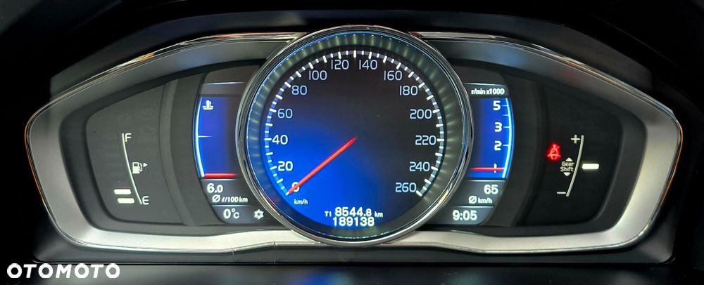 Volvo XC 60 D4 Drive-E R-Design Momentum - 5