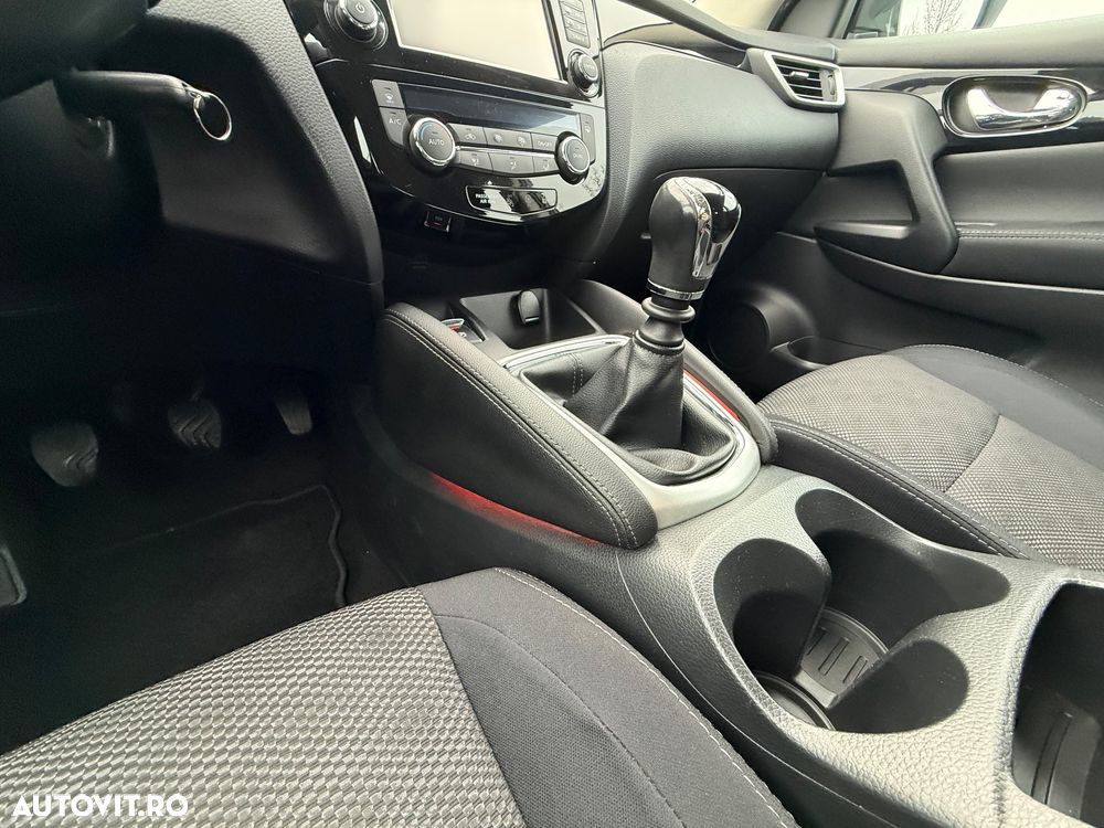 Nissan Qashqai 1.6 DCI ALL-MODE 4x4i ACENTA - 33