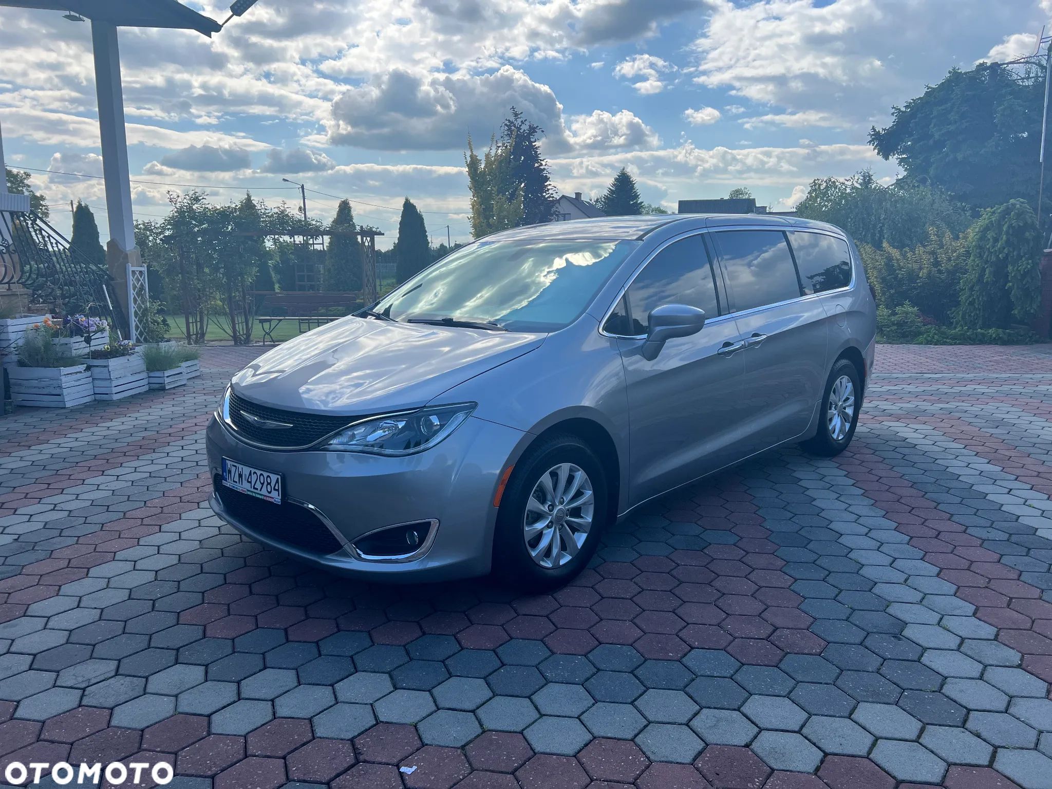 Chrysler Pacifica - 1