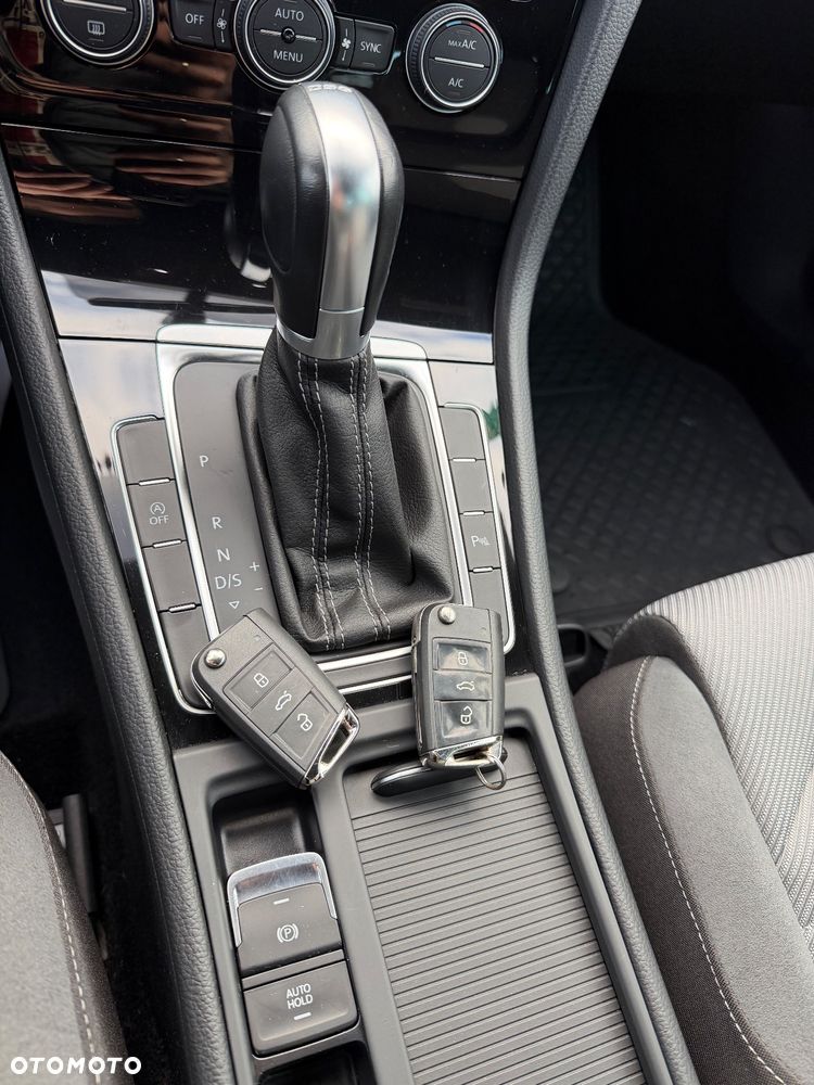 Volkswagen Golf 2.0 TDI (BlueMotion Technology) DSG Highline - 35