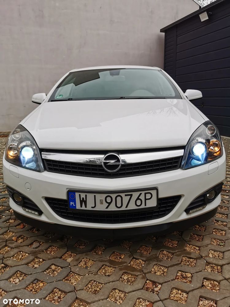 Opel Astra 1.6 Black&White - 5