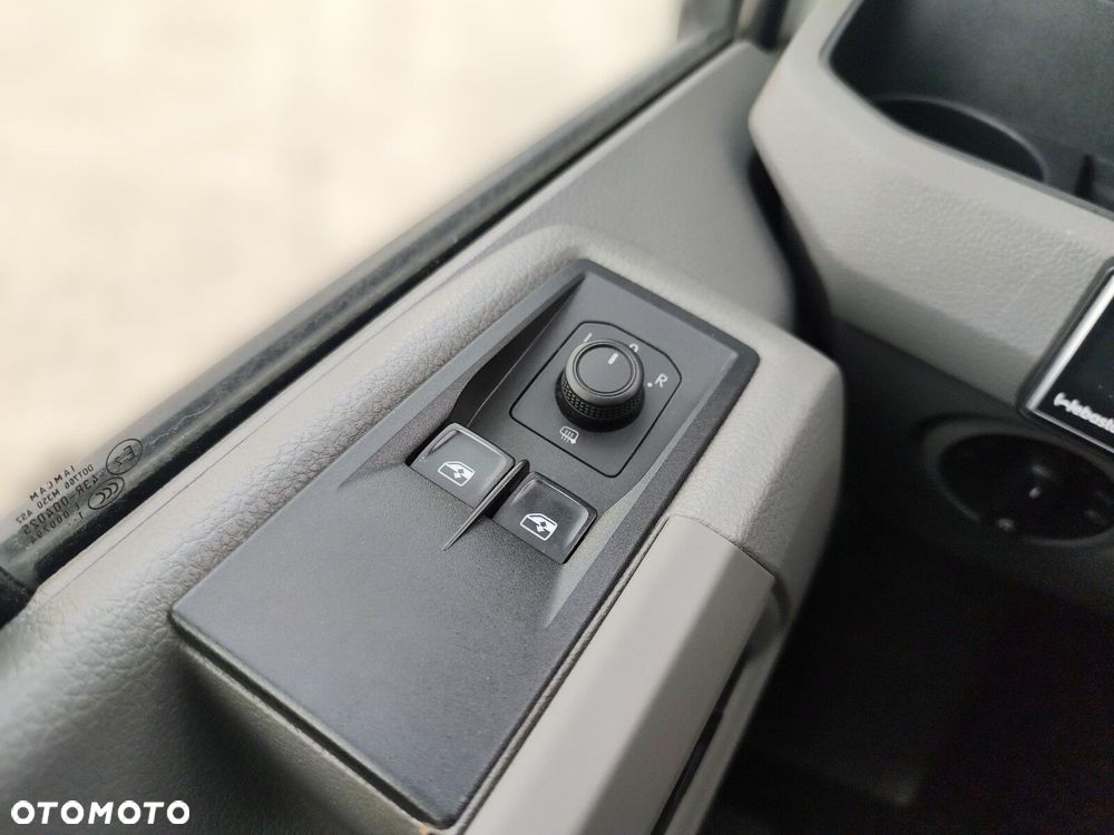 Volkswagen Crafter 35 Podwójna kabina - 26