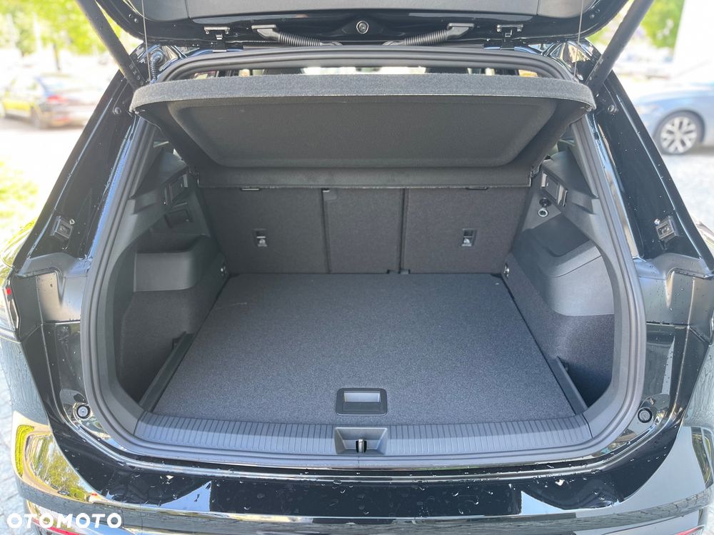 Volkswagen Tiguan 2.0 TDI SCR 4MOTION DSG R-Line - 29
