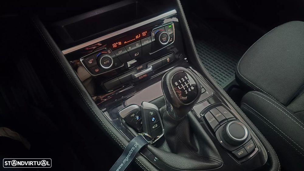 BMW 216 Active Tourer d Line Sport - 37