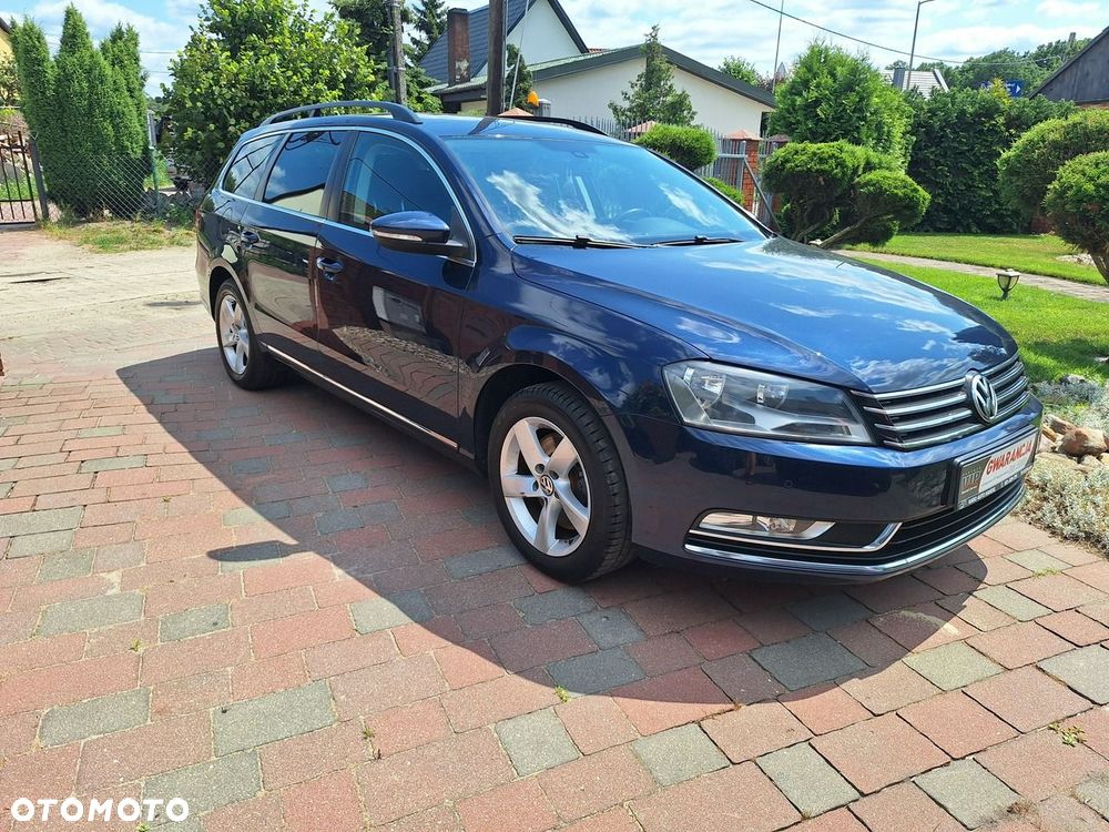 Volkswagen Passat - 1