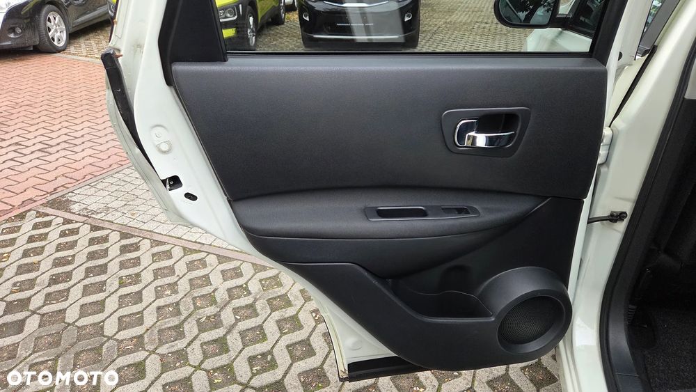 Nissan Qashqai 2.0 dCi 4 x 4 DPF tekna - 29