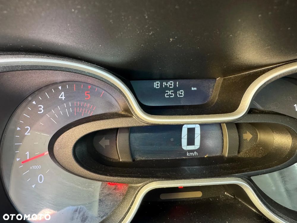 Renault Trafic 2.0 dCi - 6