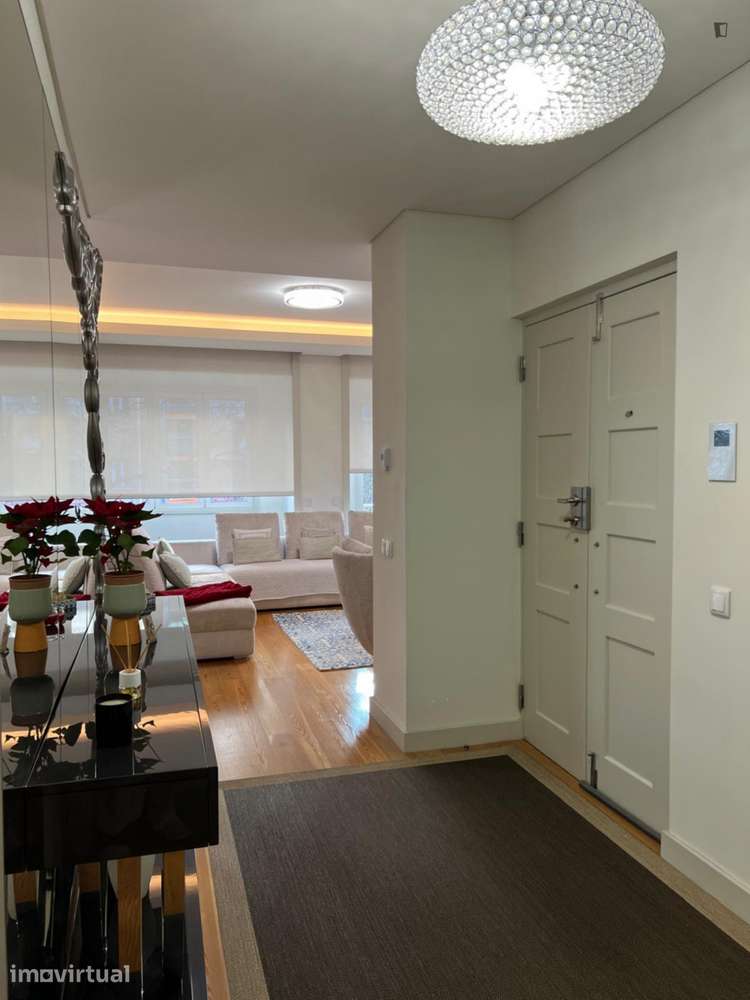 Quarto - localizado em Marquês de Pombal Lisbon - Grande imagem: 4/13