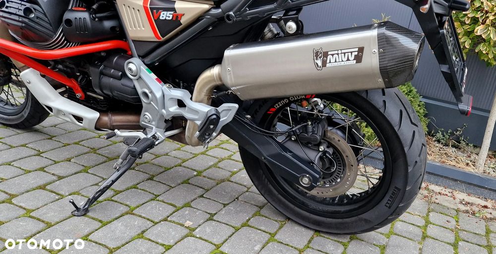 Moto Guzzi V85 - 35