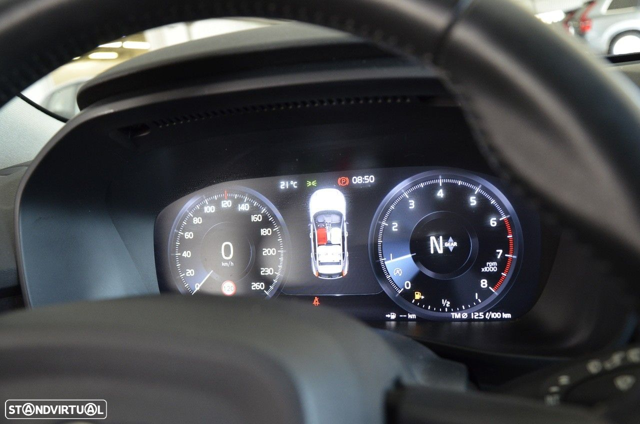 Volvo XC 40 1.5 T2 Momentum Core - 19
