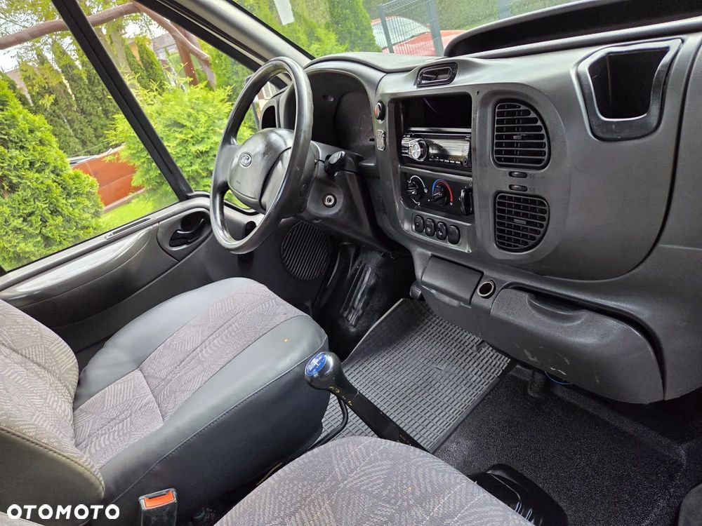 Ford Transit - 13