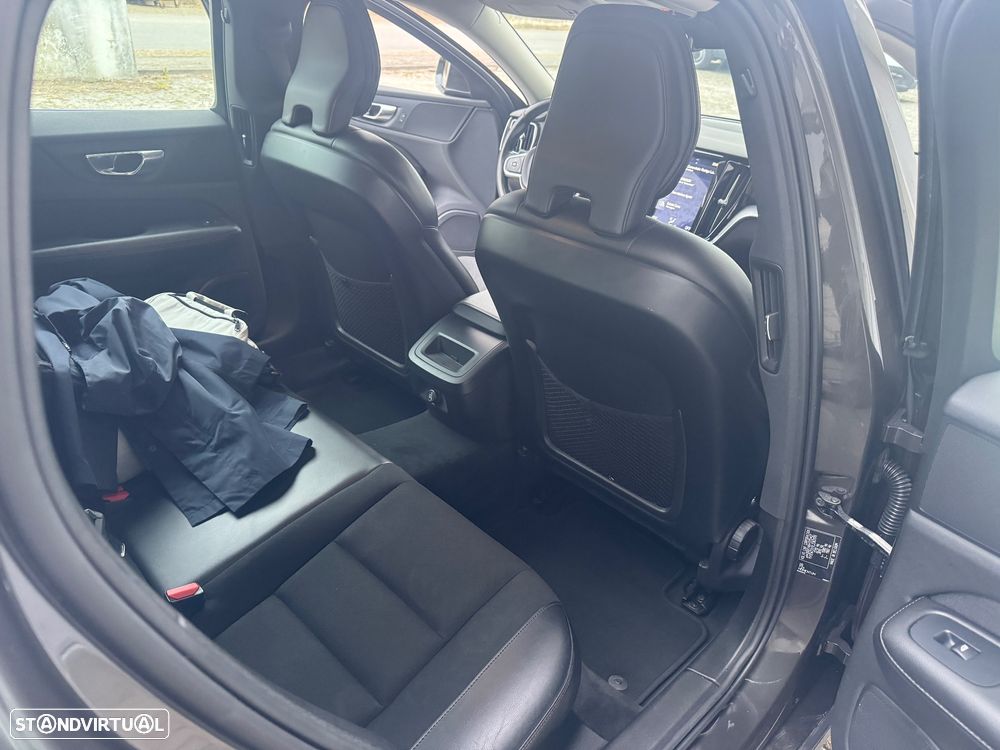 Volvo V60 2.0 D3 Momentum Plus - 9