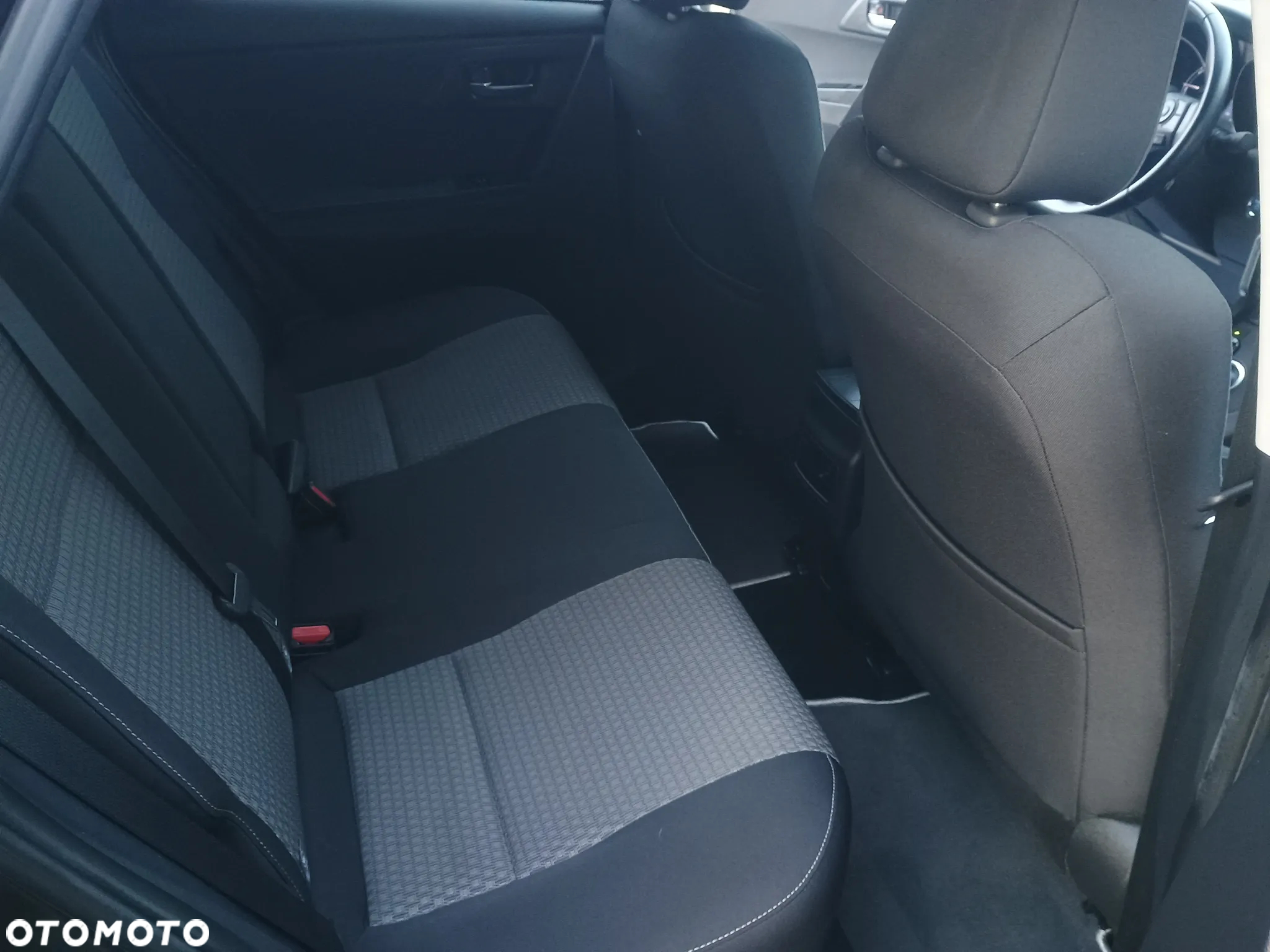 Toyota Auris 1.8 VVT-i Hybrid Automatik Executive - 16