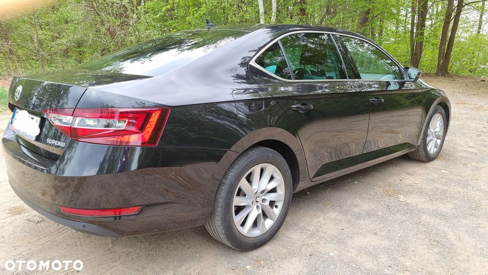 Skoda Superb 2.0 TDI Style DSG - 4