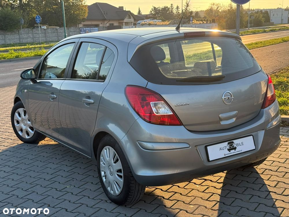 Opel Corsa 2012 photo 2