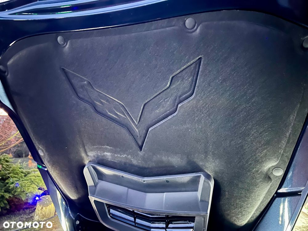 Chevrolet Corvette - 31