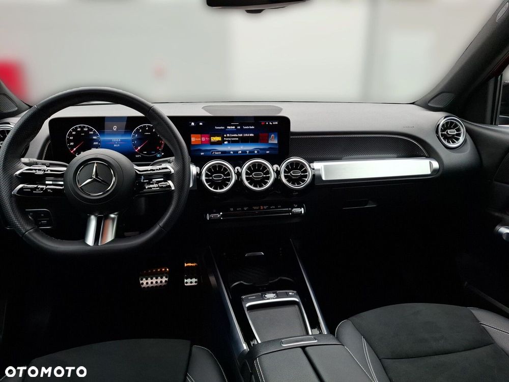 Mercedes-Benz GLB 200 AMG Line 7G-DCT - 12