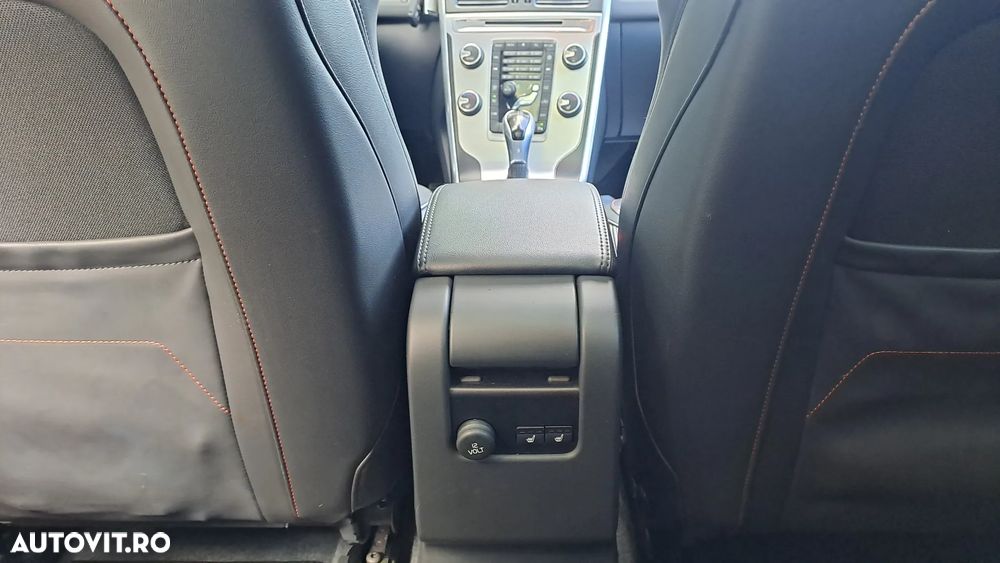 Volvo XC 60 D4 Geartronic Ocean Race - 18