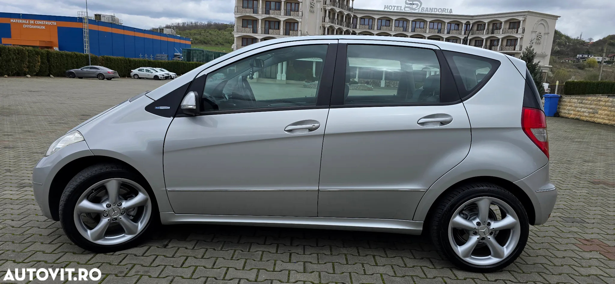 Mercedes-Benz A 150 BlueEFFICIENCY Elegance - 2