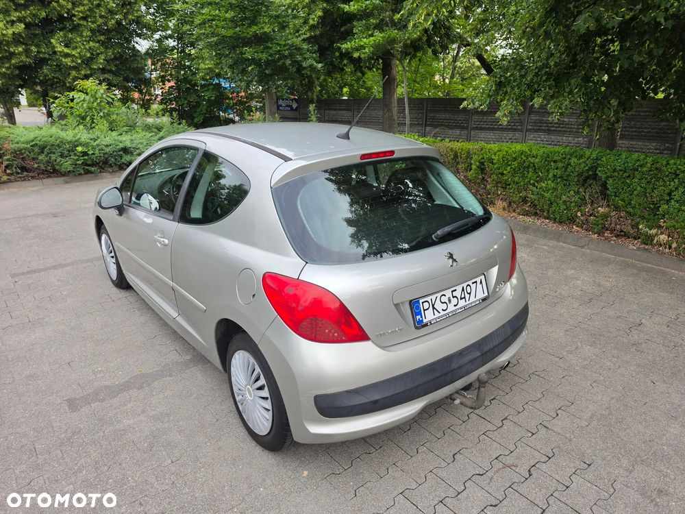 Peugeot 207 - 7