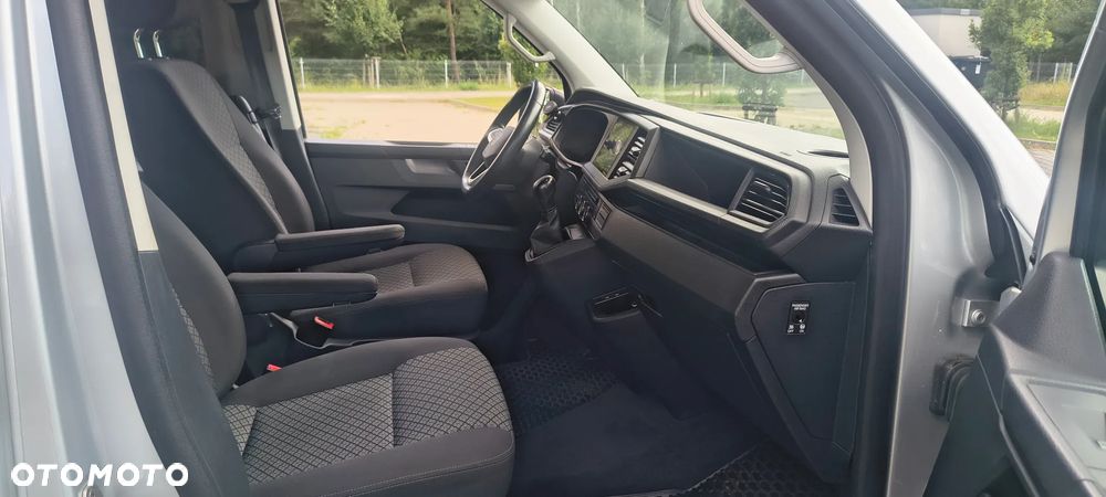 Volkswagen Multivan - 17