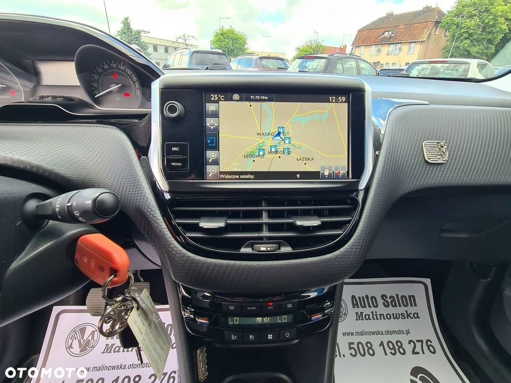 Peugeot 2008 1.2 Pure Tech Style S&S - 12