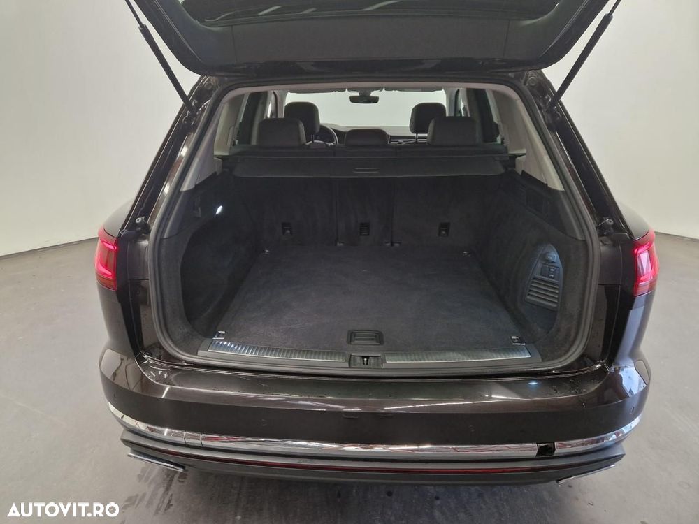Volkswagen Touareg - 14
