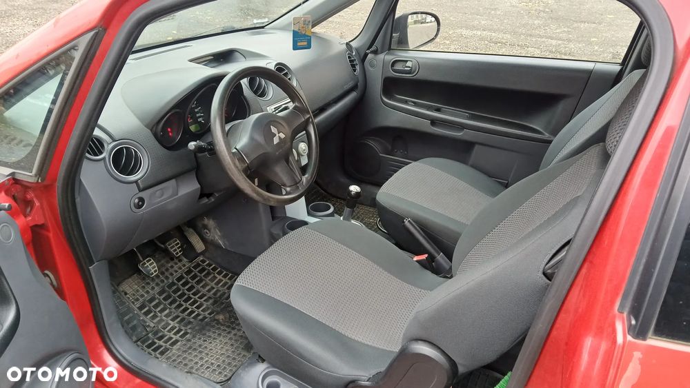 Mitsubishi Colt - 18