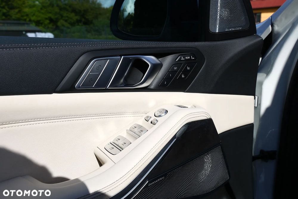 BMW X7 xDrive40d mHEV - 15