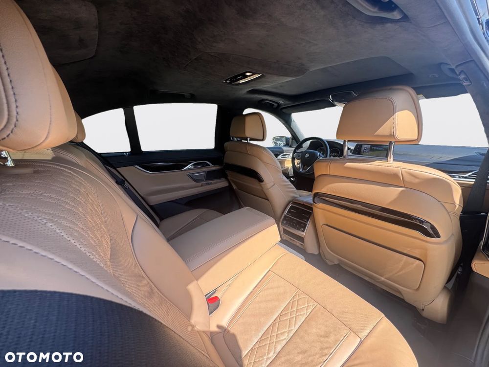 BMW Seria 7 740d xDrive - 26
