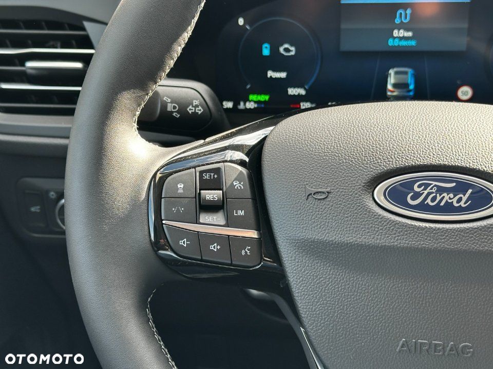 Ford Kuga - 18