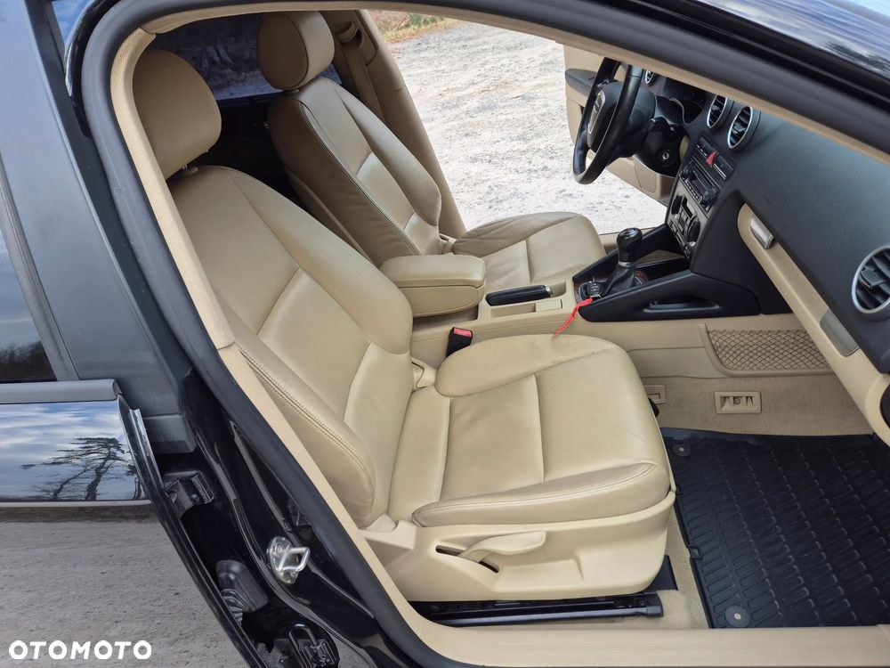 Audi A3 Sportback 2.0 TDI DPF Ambition - 28