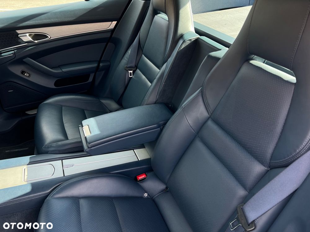 Porsche Panamera 4 - 7