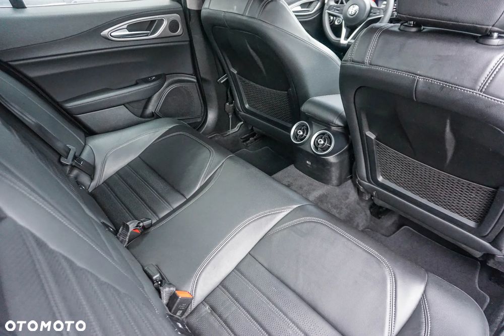 Alfa Romeo Giulia 2.0 Turbo Veloce Q4 - 31