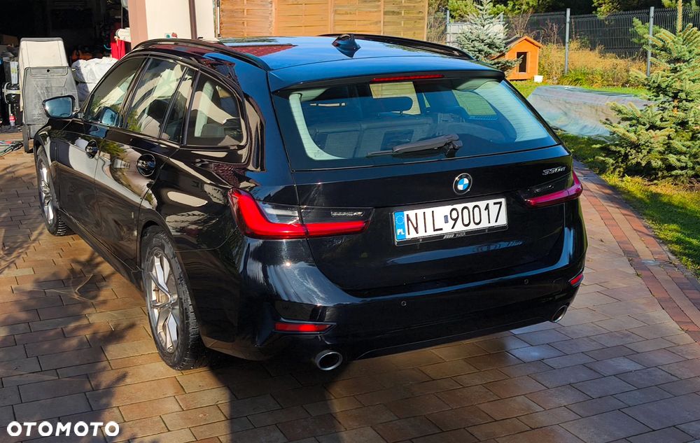 BMW Seria 3 330e Sport Line - 39