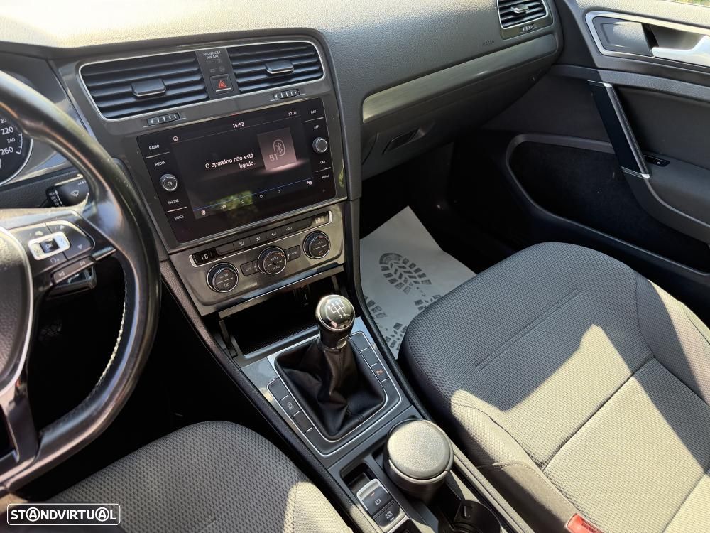 VW Golf 1.6 TDI Confortline - 14