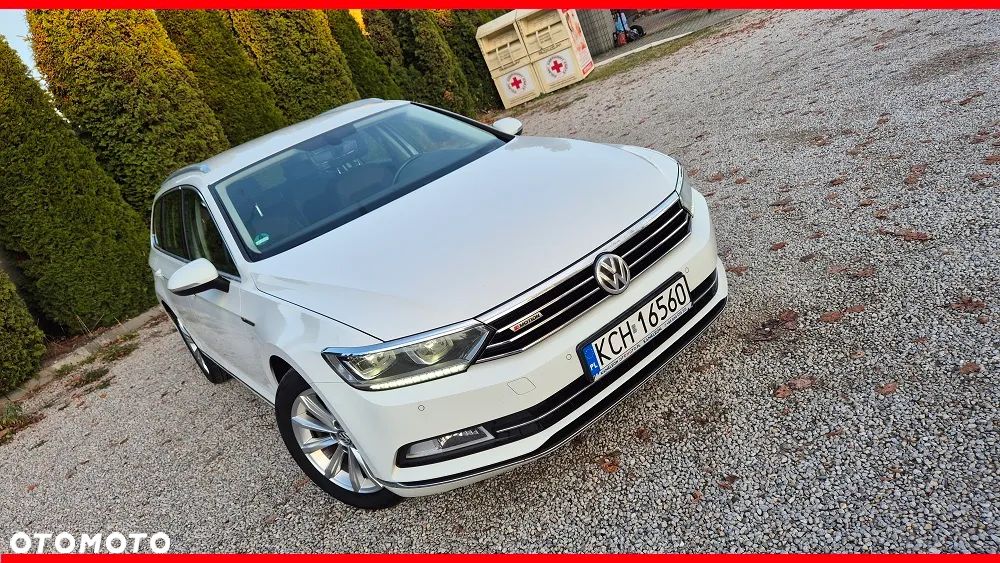 Volkswagen Passat - 1