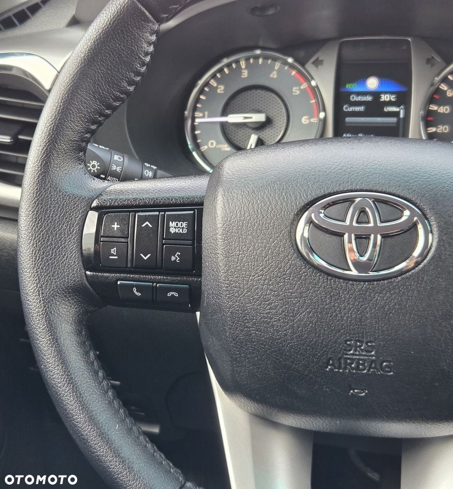 Toyota Hilux 2.8 D-4D Double Cab SR5 4x4 - 26